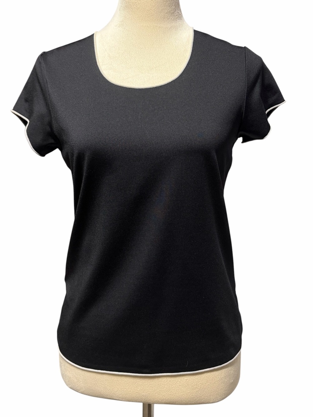 Callaway Black Short Sleeve Scoop Neck Top with White Piping